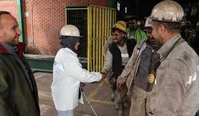 Zonguldaklı Madenciler Depremde Kurtardıkları Genç Kızı Ağırladı