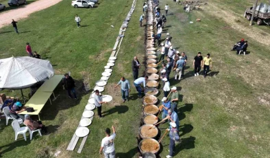 Bursa’da Muhtar Seçimini Kazanan Köy Muhtarı, Köy Halkına 55 Kazan Pilav Dağıttı