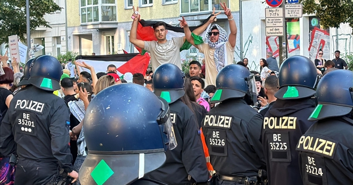 Almanya’da polis, Filistin gösterisinde 10 yaşındaki çocuğu gözaltına aldı