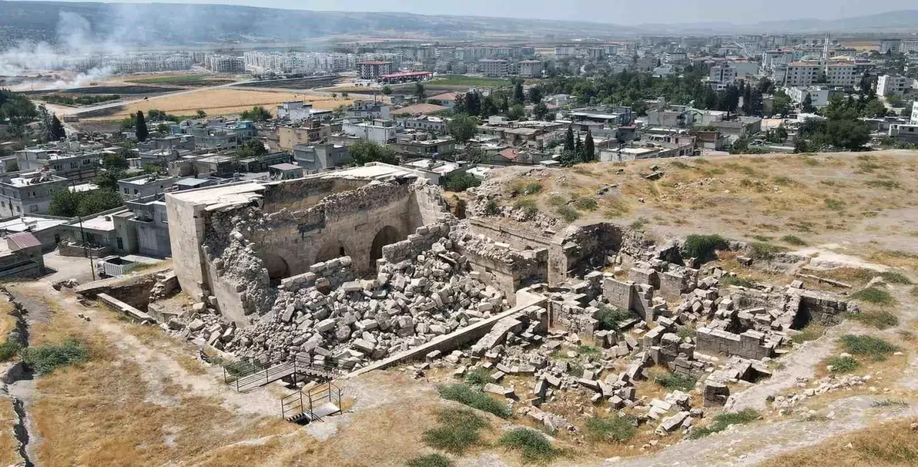 Raban Kalesi’ndeki Cami Onarım Bekliyor