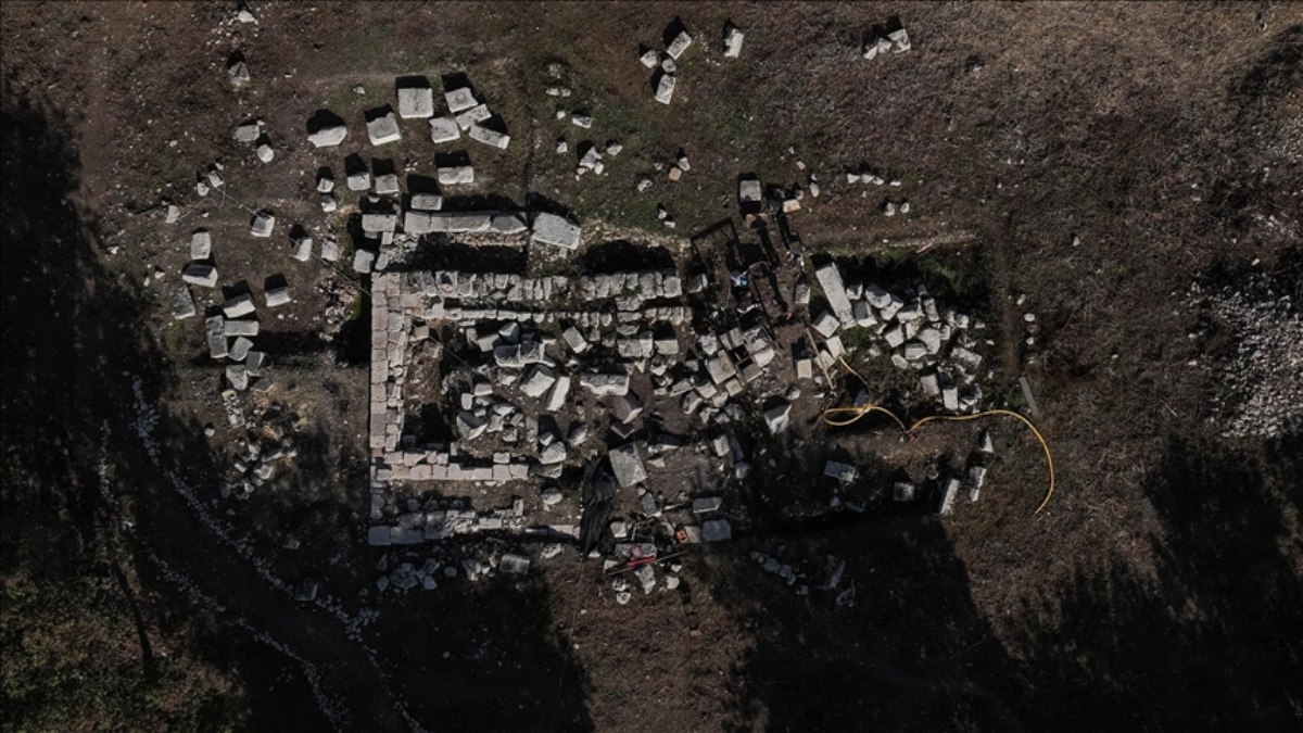 Apollon Kutsal Alanı’nda 1903 yıl önceki depremin izlerine ulaşıldı