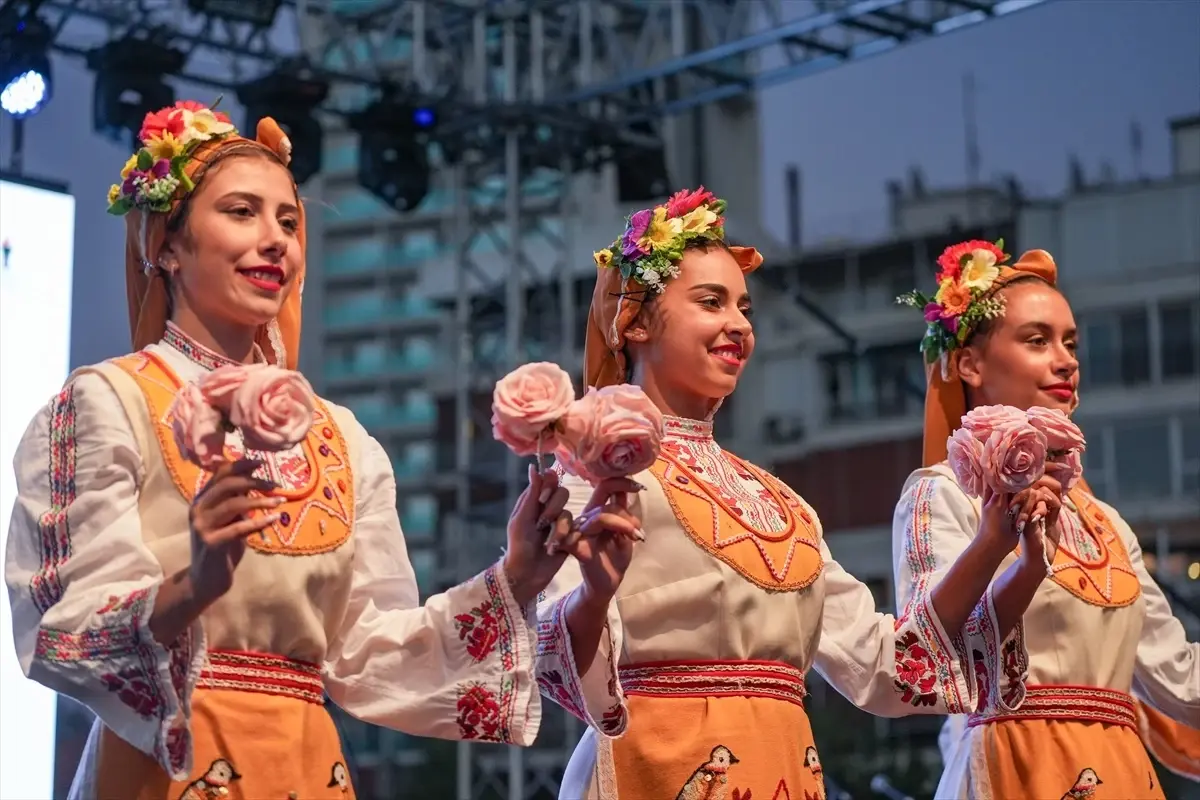 Uluslararası Balkanlılar Festivali İzmir’de Başladı