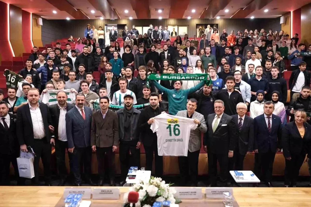 Bursaspor Başkanı Enes Çelik ve Futbolcuları Mudanya Üniversitesi’nde Öğrencilerle Buluştu