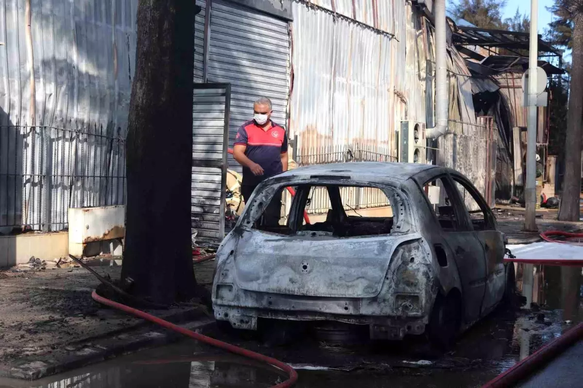 İzmir’de Kimya Fabrikasında Yangın