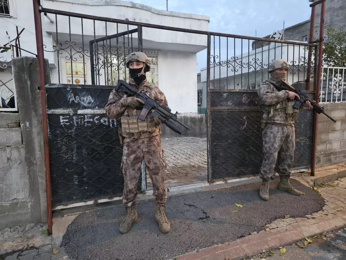 Adana’da Uyuşturucu Operasyonu: 25 Gözaltı