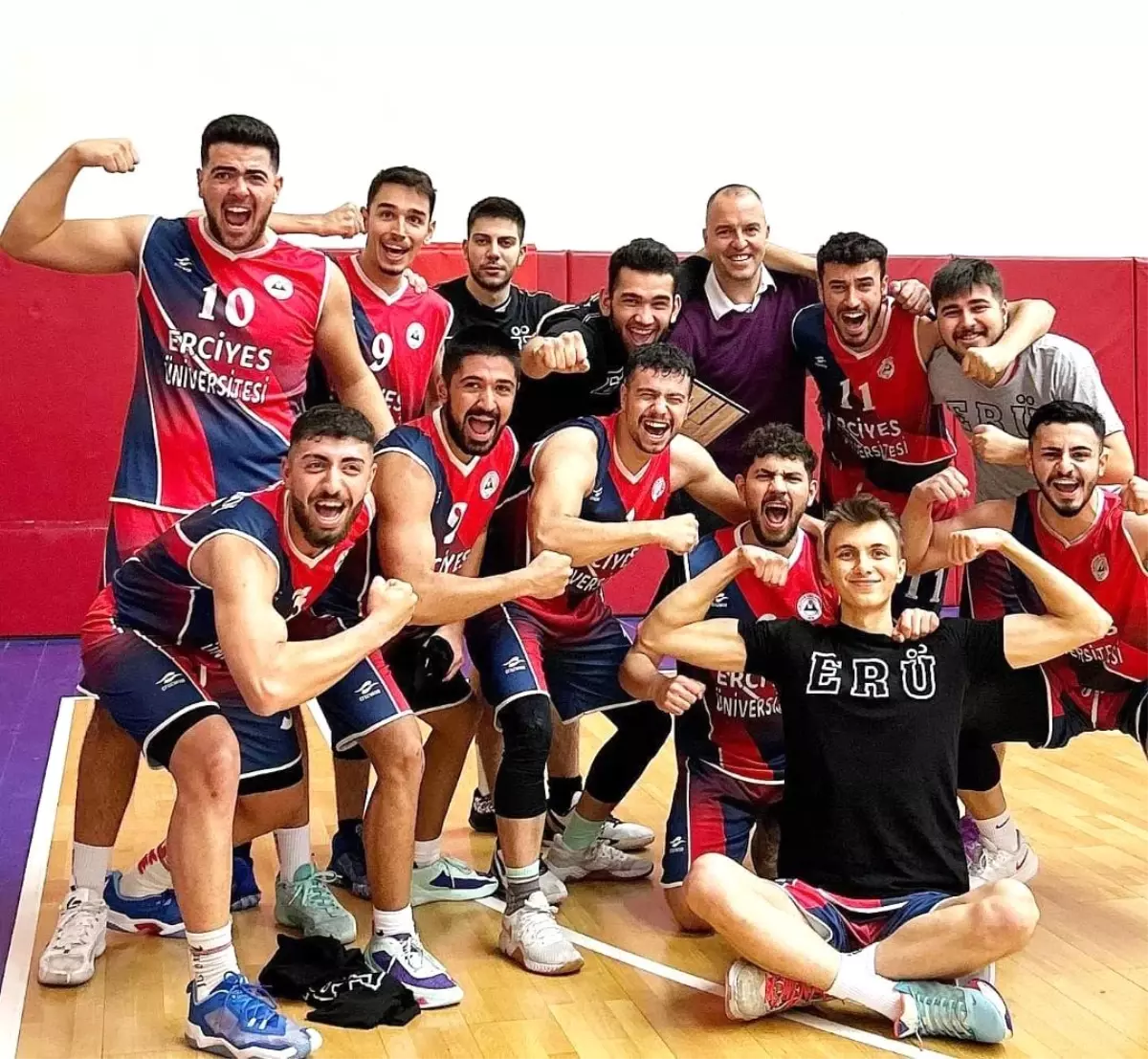 Erciyes Üniversitesi Basketbolda İki Şampiyonluk