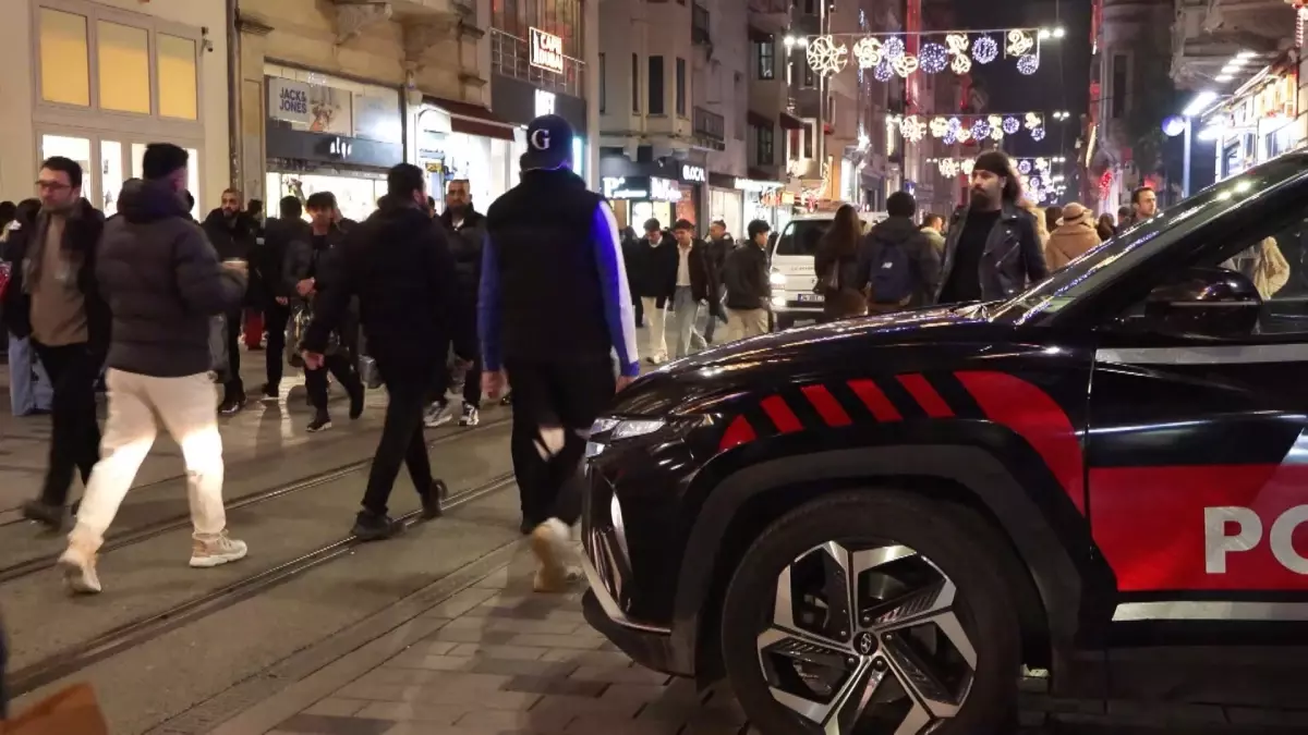 İstanbul’da Yılbaşı Kutlamaları Taksim Meydanı’nda Coşkuyla Gerçekleşti