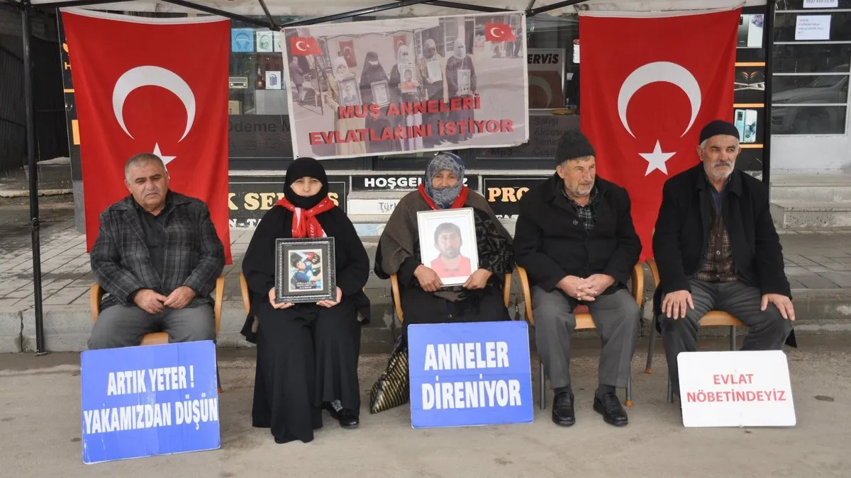 Muşlu ailelerin soğuk havaya rağmen evlat direnişi sürüyor