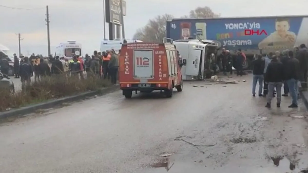 SON DAKİKA… Balıkesir’de öğrenci servisi TIR’la çarpıştı: 8 öğrencinin durumu ağır!