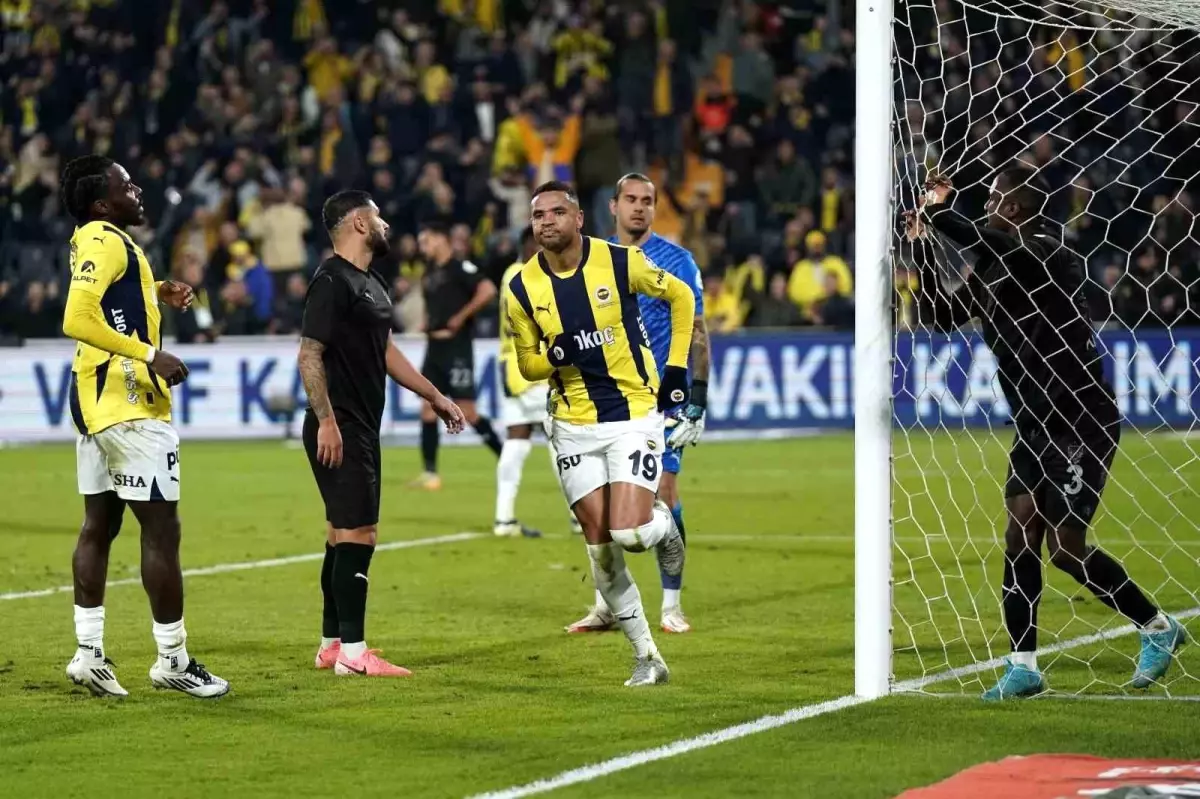 Fenerbahçe, Hatayspor’u 2-1 ile geçti