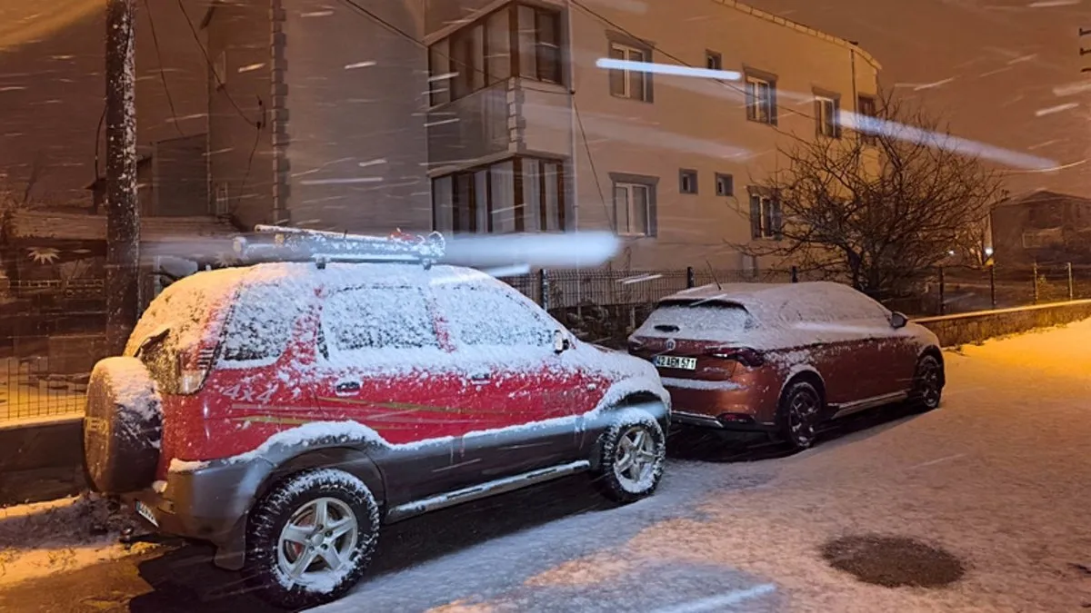 SON DAKİKA | Kar yurda giriş yaptı! İstanbul’a ne zaman kar yağacak? Sarı kodlu alarm; o ilçelere flaş uyarı